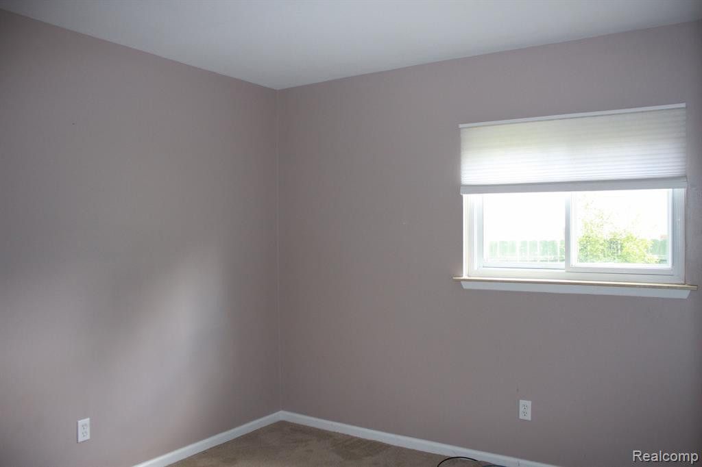 9189 ASCOT Drive, Ypsilanti, MI 48198 — Photo 17