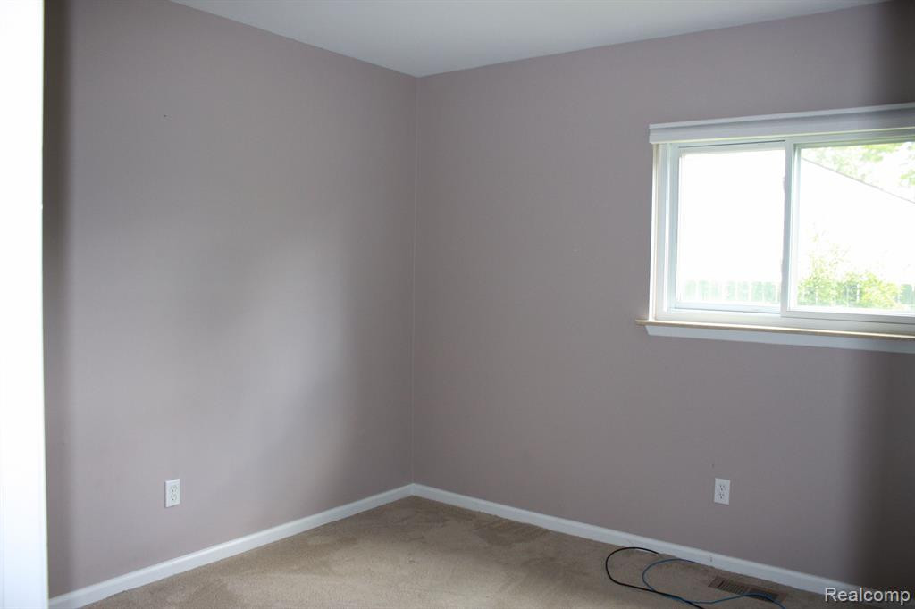 9189 ASCOT Drive, Ypsilanti, MI 48198 — Photo 18