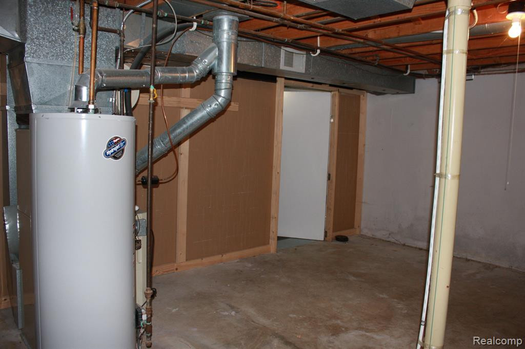 9189 ASCOT Drive, Ypsilanti, MI 48198 — Photo 30