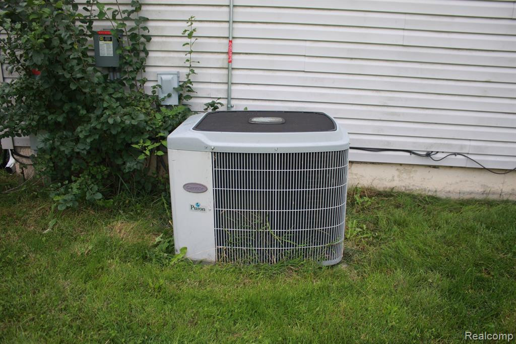 9189 ASCOT Drive, Ypsilanti, MI 48198 — Photo 39