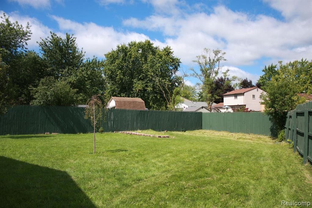 9189 ASCOT Drive, Ypsilanti, MI 48198 — Photo 40