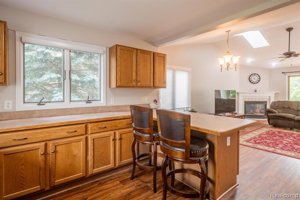 935 MILDRED J, Brighton, MI 48116 — Photo 10