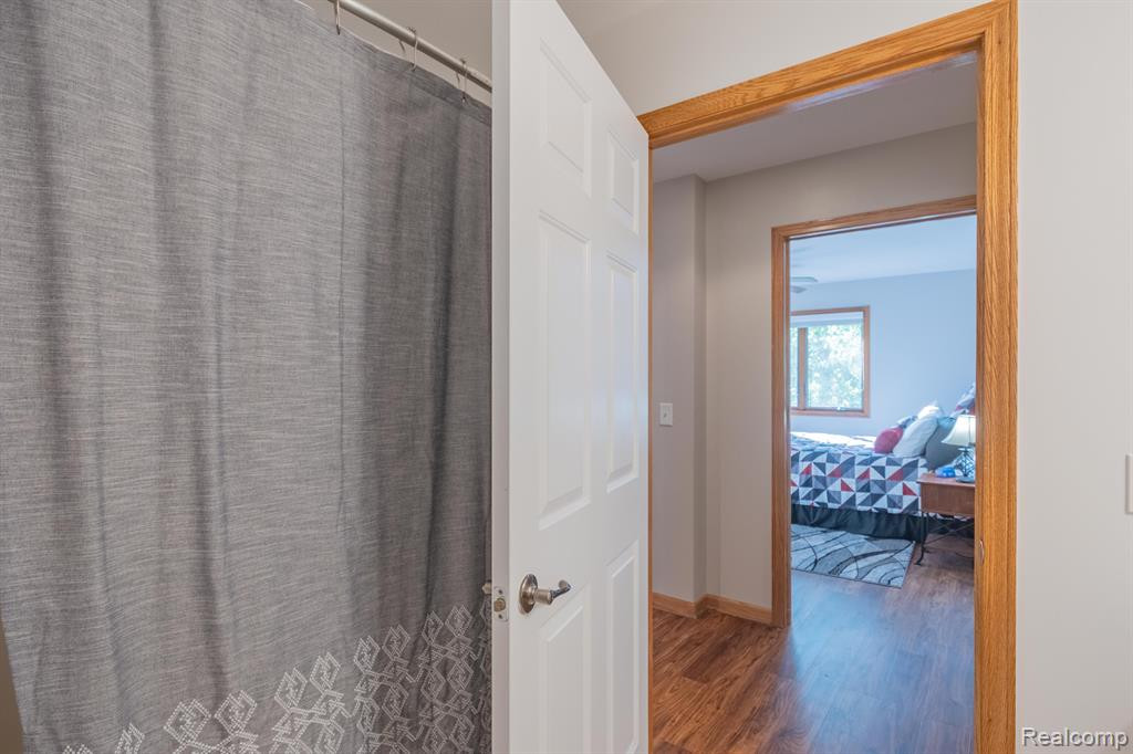 935 MILDRED J, Brighton, MI 48116 — Photo 16