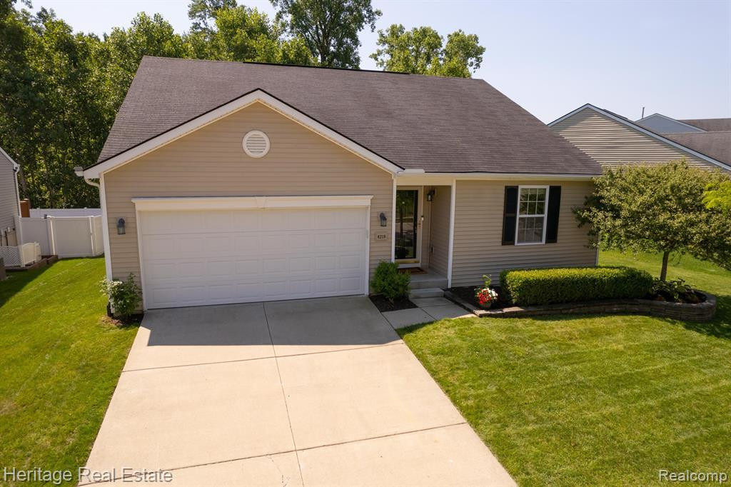 8218 BAYBERRY Court, Dexter, MI 48130 — Photo 3