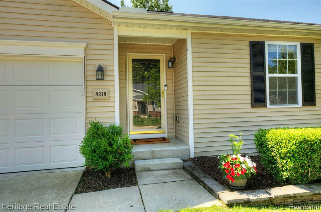 8218 BAYBERRY Court, Dexter, MI 48130 — Photo 6