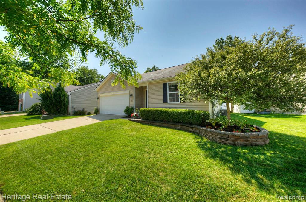 8218 BAYBERRY Court, Dexter, MI 48130 — Photo 8