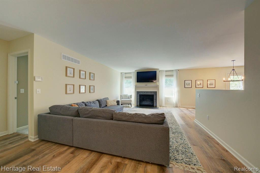 8218 BAYBERRY Court, Dexter, MI 48130 — Photo 10