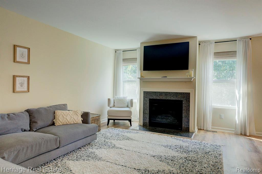 8218 BAYBERRY Court, Dexter, MI 48130 — Photo 11