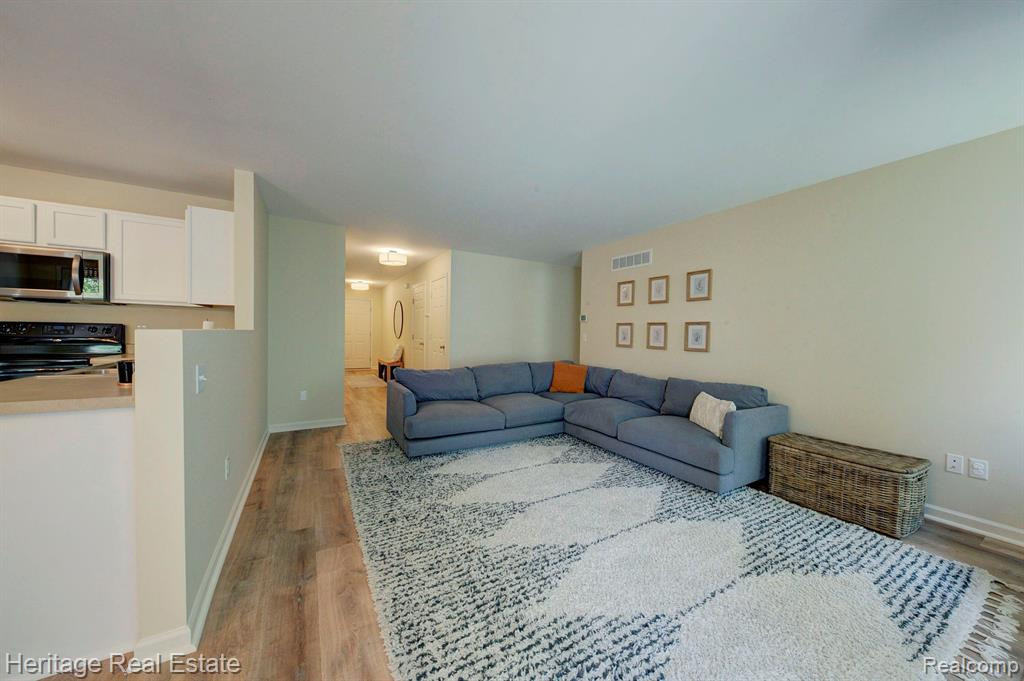 8218 BAYBERRY Court, Dexter, MI 48130 — Photo 12