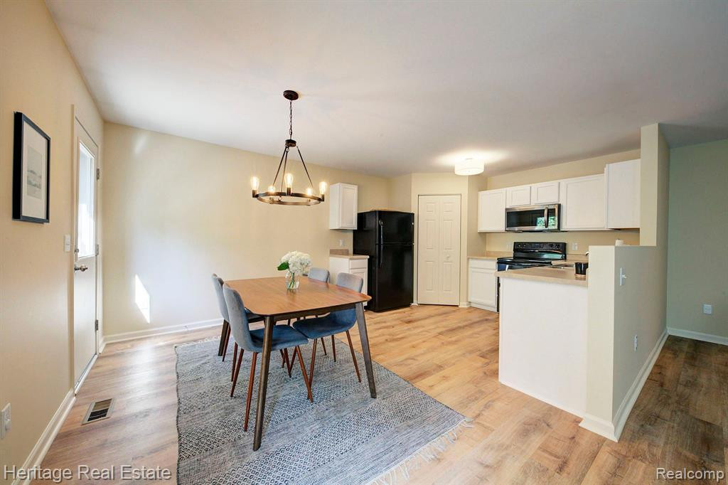 8218 BAYBERRY Court, Dexter, MI 48130 — Photo 18