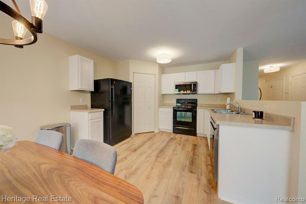 8218 BAYBERRY Court, Dexter, MI 48130 — Photo 22