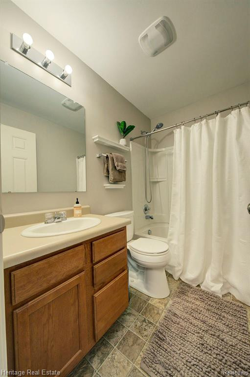 8218 BAYBERRY Court, Dexter, MI 48130 — Photo 35