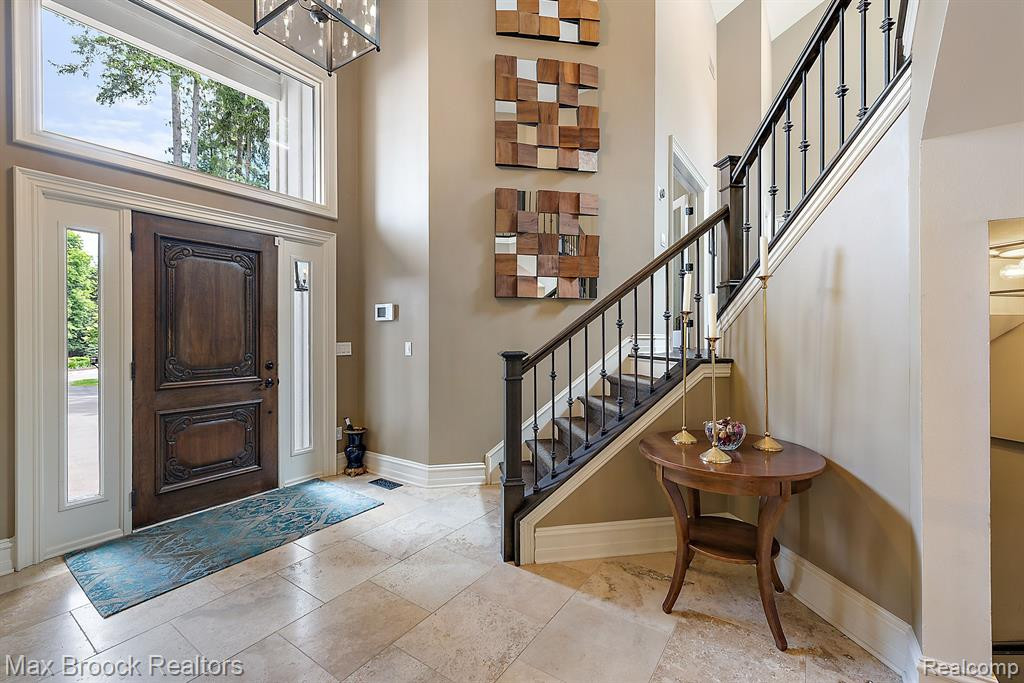 4334 S BAY Drive, Orchard Lake Village, MI 48323 — Photo 5