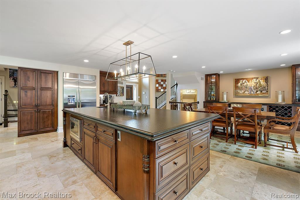 4334 S BAY Drive, Orchard Lake Village, MI 48323 — Photo 10