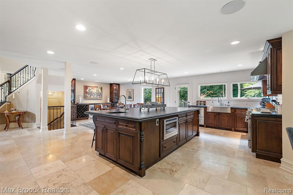 4334 S BAY Drive, Orchard Lake Village, MI 48323 — Photo 11