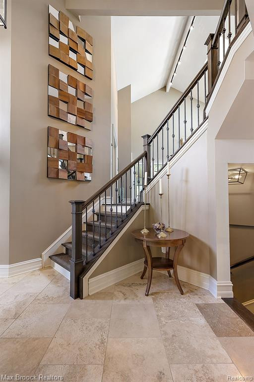 4334 S BAY Drive, Orchard Lake Village, MI 48323 — Photo 17