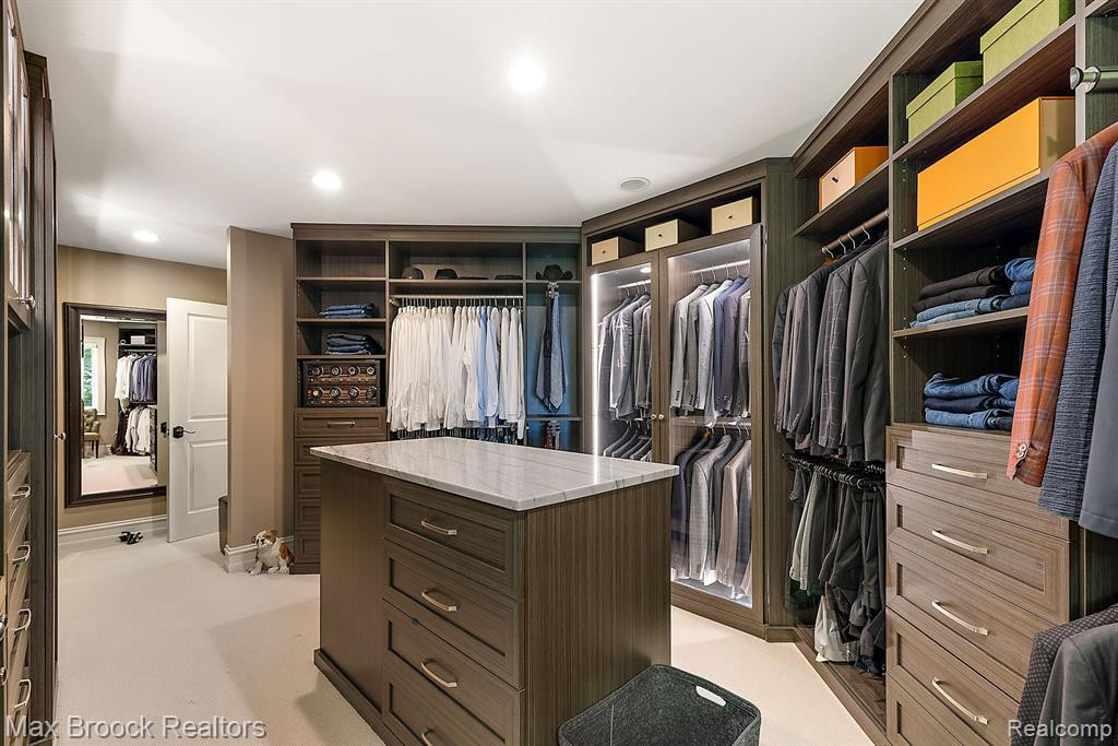 4334 S BAY Drive, Orchard Lake Village, MI 48323 — Photo 35