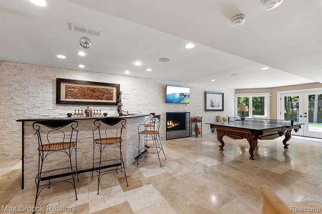 4334 S BAY Drive, Orchard Lake Village, MI 48323 — Photo 43