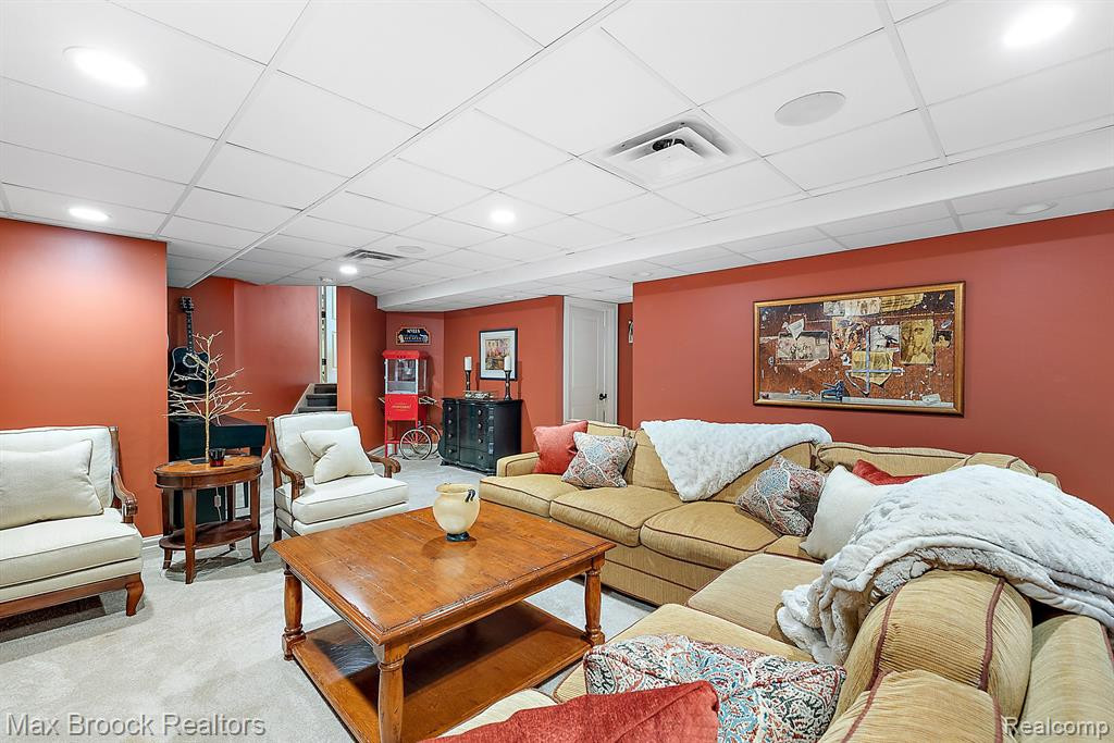 4334 S BAY Drive, Orchard Lake Village, MI 48323 — Photo 48