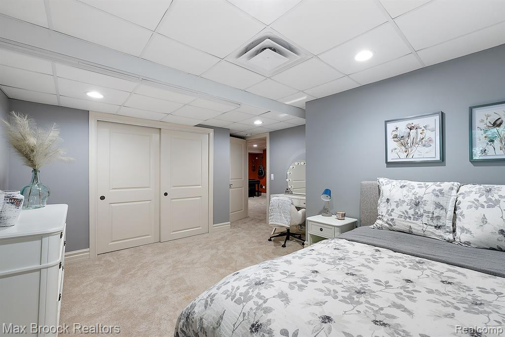 4334 S BAY Drive, Orchard Lake Village, MI 48323 — Photo 50