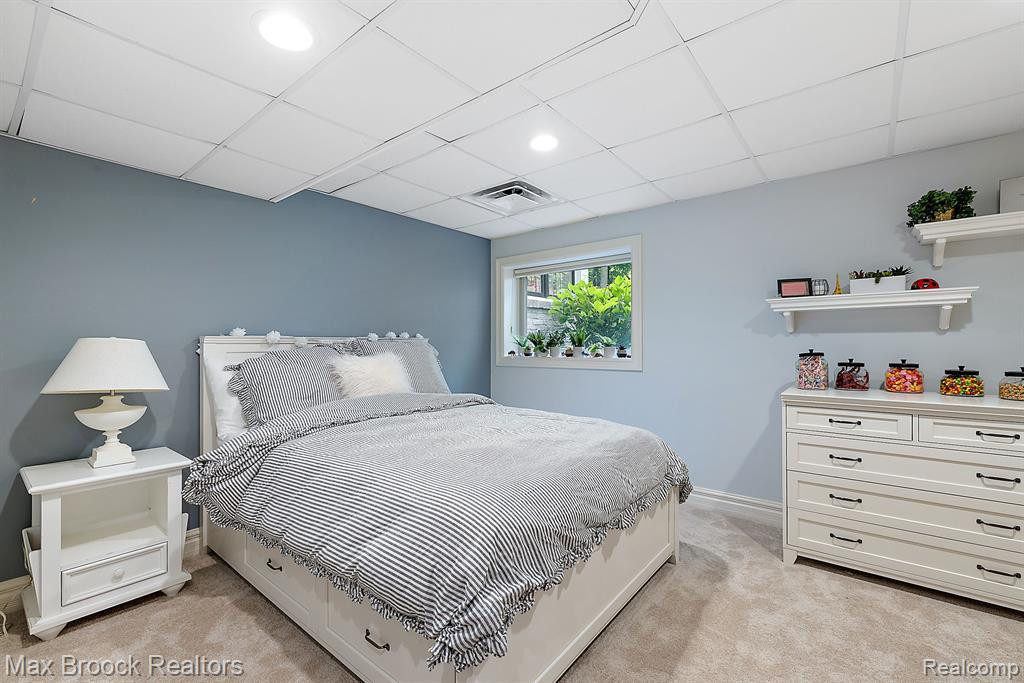 4334 S BAY Drive, Orchard Lake Village, MI 48323 — Photo 51