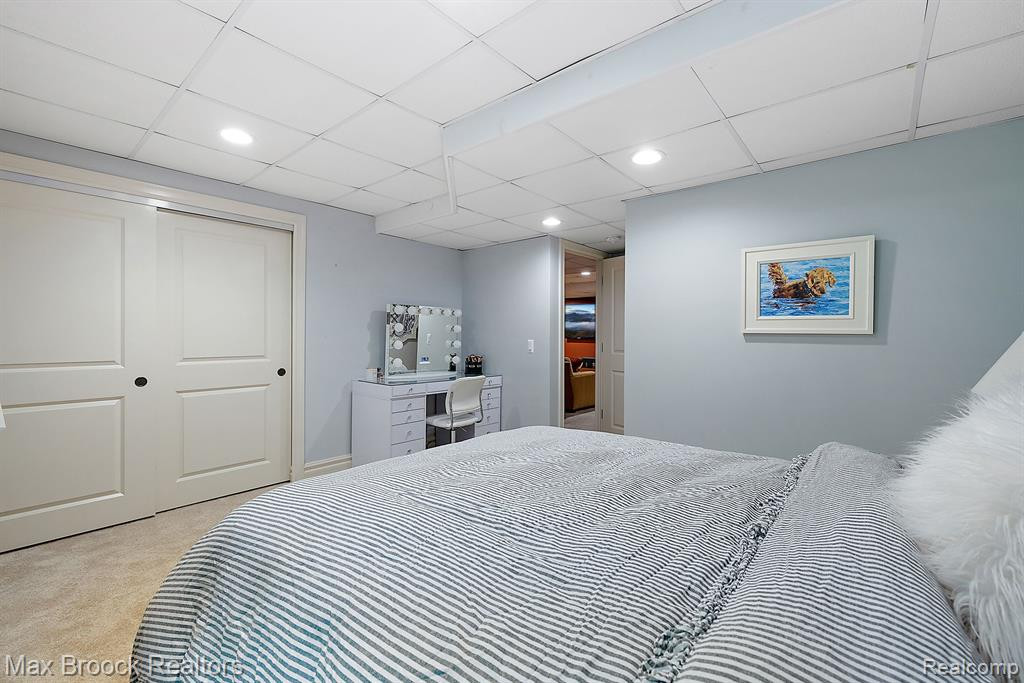 4334 S BAY Drive, Orchard Lake Village, MI 48323 — Photo 52