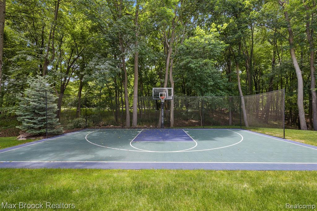 4334 S BAY Drive, Orchard Lake Village, MI 48323 — Photo 62
