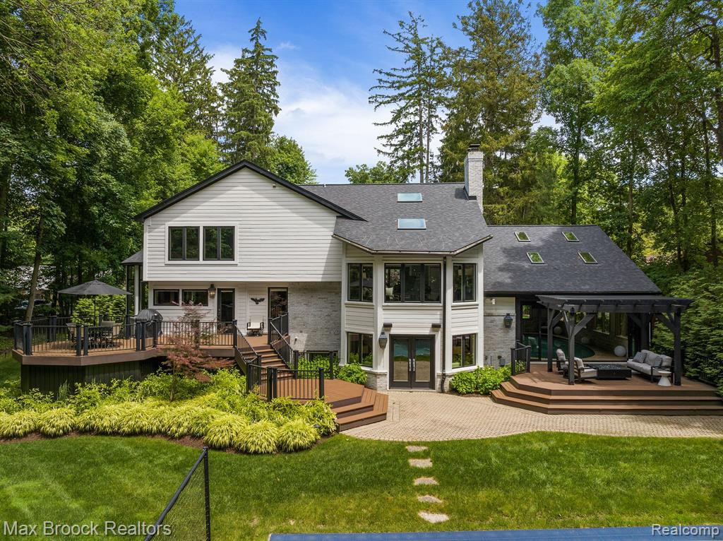 4334 S BAY Drive, Orchard Lake Village, MI 48323 — Photo 64