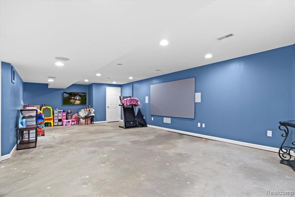 42208 CAMDEN Road, Belleville, MI 48111 — Photo 33
