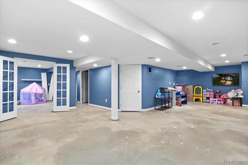 42208 CAMDEN Road, Belleville, MI 48111 — Photo 34