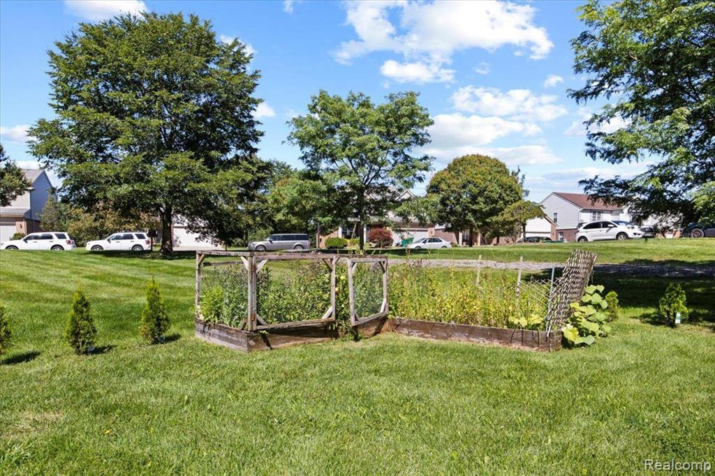 42208 CAMDEN Road, Belleville, MI 48111 — Photo 37
