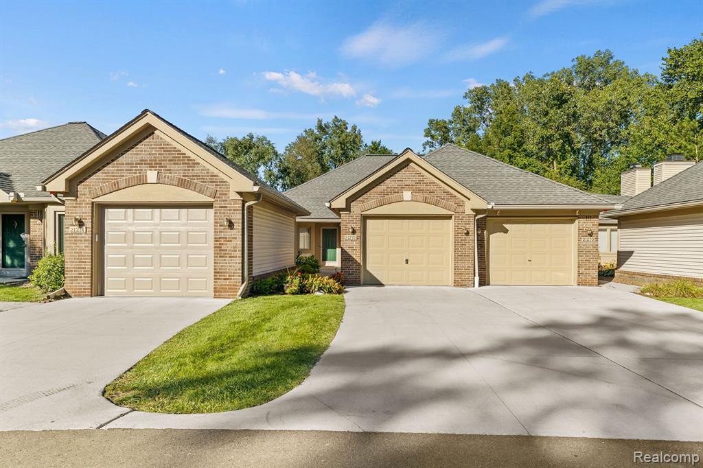 21272 SYCAMORE Court, 85, Farmington Hills, MI 48336 — front exterior