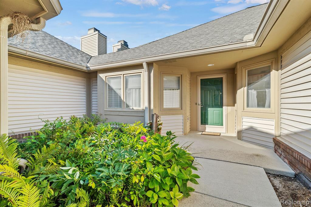 21272 SYCAMORE Court, 85, Farmington Hills, MI 48336 — Photo 2
