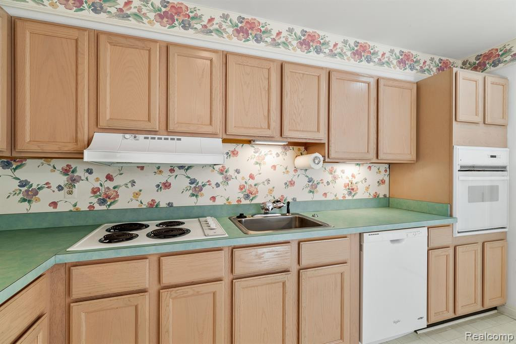 21272 SYCAMORE Court, 85, Farmington Hills, MI 48336 — Photo 7