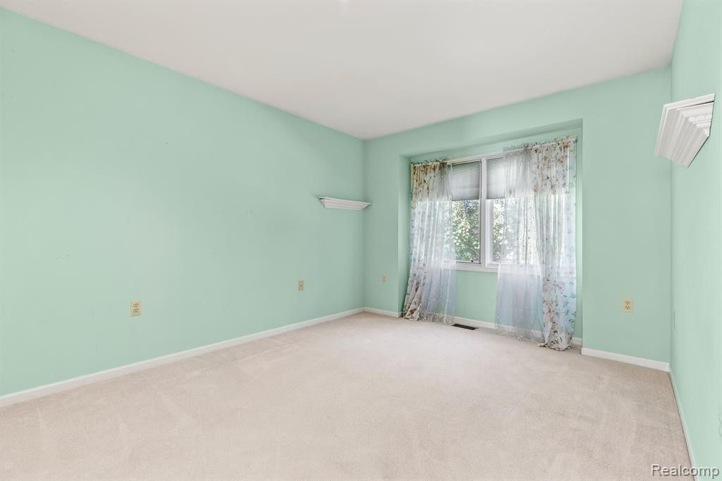 21272 SYCAMORE Court, 85, Farmington Hills, MI 48336 — Photo 12