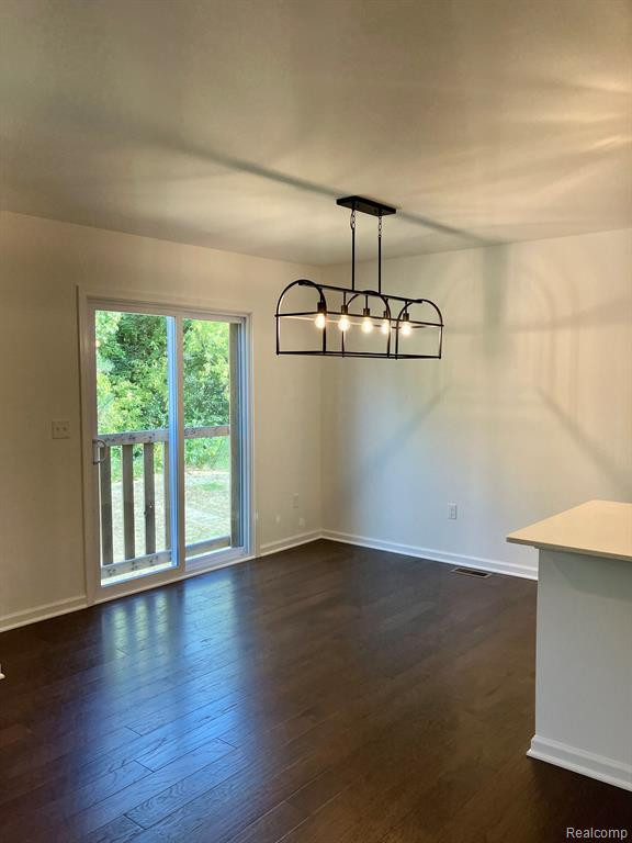 10085 SWAN LAKE Circle, 12, Ypsilanti, MI 48197 — Photo 3
