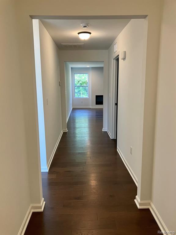 10085 SWAN LAKE Circle, 12, Ypsilanti, MI 48197 — Photo 5