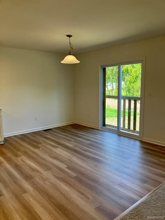 10079 SWAN LAKE Circle, 11, Ypsilanti, MI 48197 — Photo 3