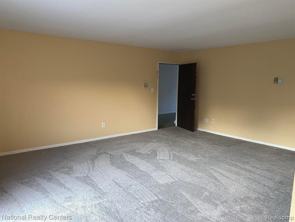1832 COLONIAL VILLAGE Way, #3, Waterford, MI 48328 — Photo 4