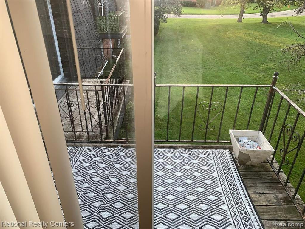 1832 COLONIAL VILLAGE Way, #3, Waterford, MI 48328 — Photo 6