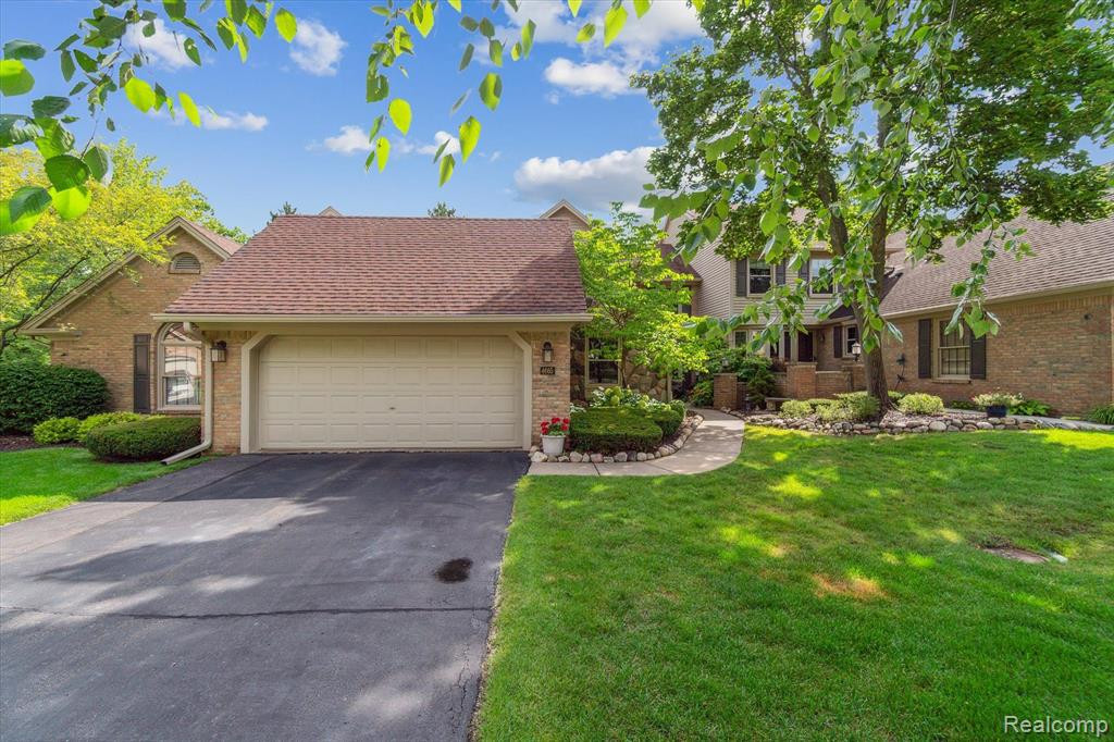 4665 PINE EAGLES Drive, Brighton, MI 48116 — Photo 4