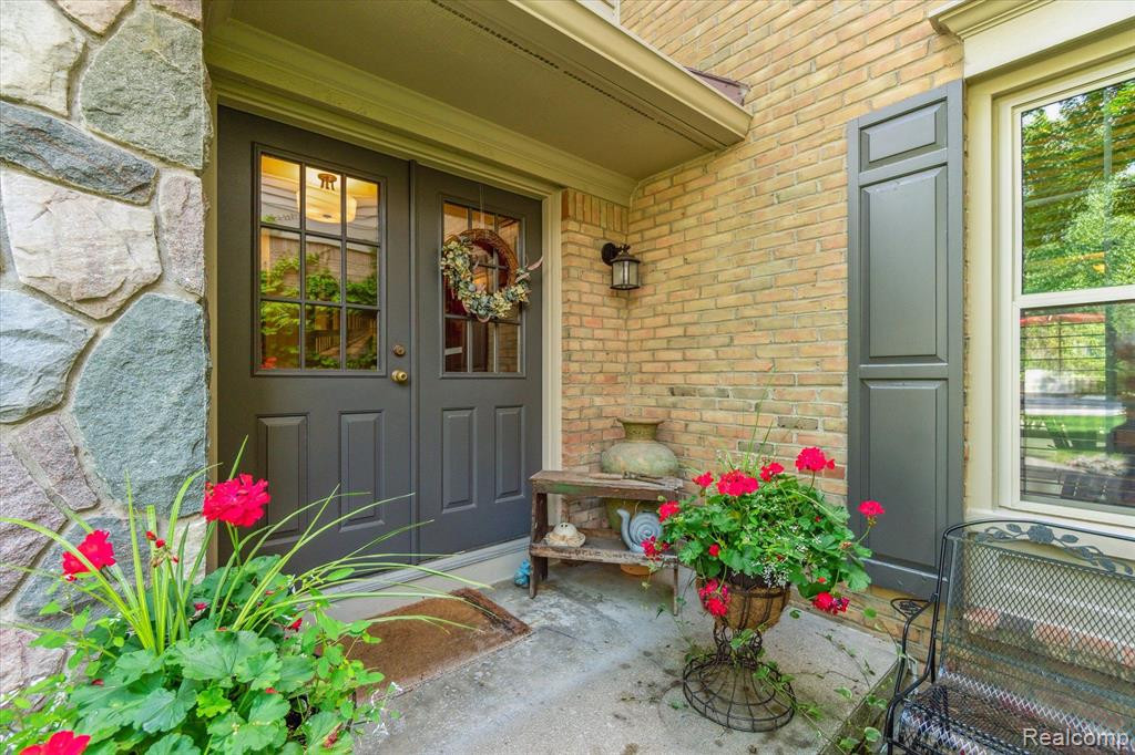 4665 PINE EAGLES Drive, Brighton, MI 48116 — Photo 7