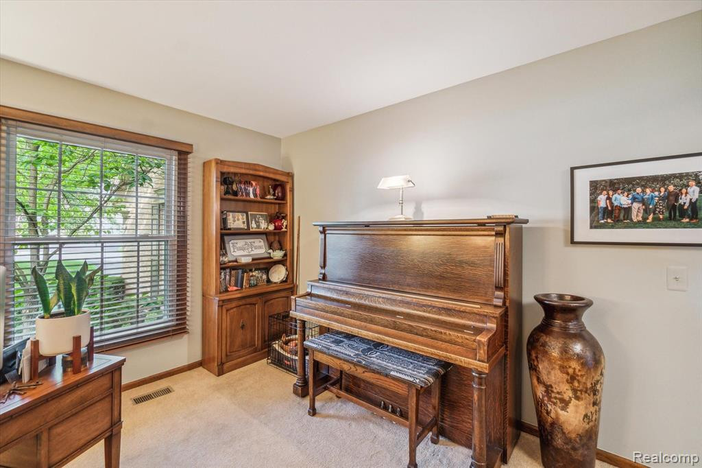 4665 PINE EAGLES Drive, Brighton, MI 48116 — Photo 12