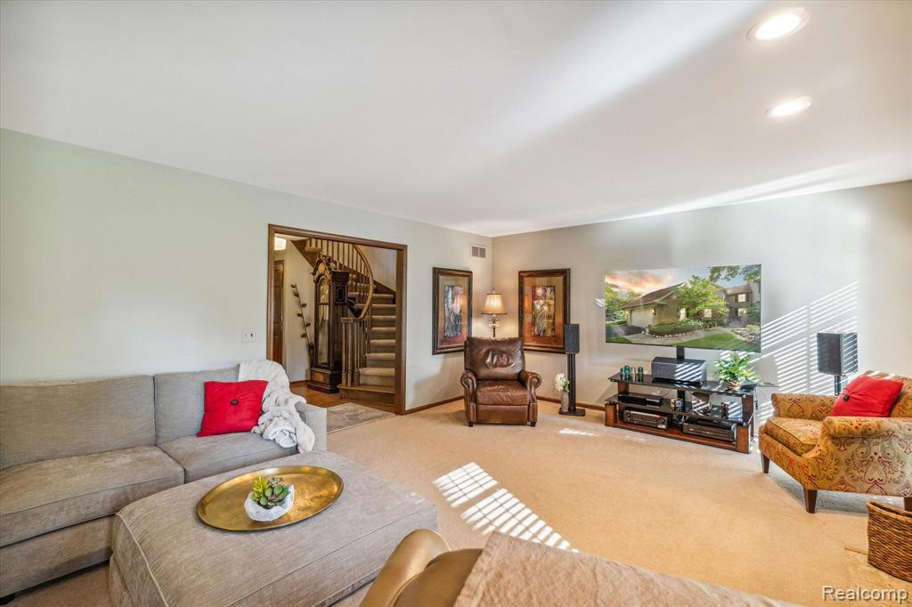 4665 PINE EAGLES Drive, Brighton, MI 48116 — Photo 17