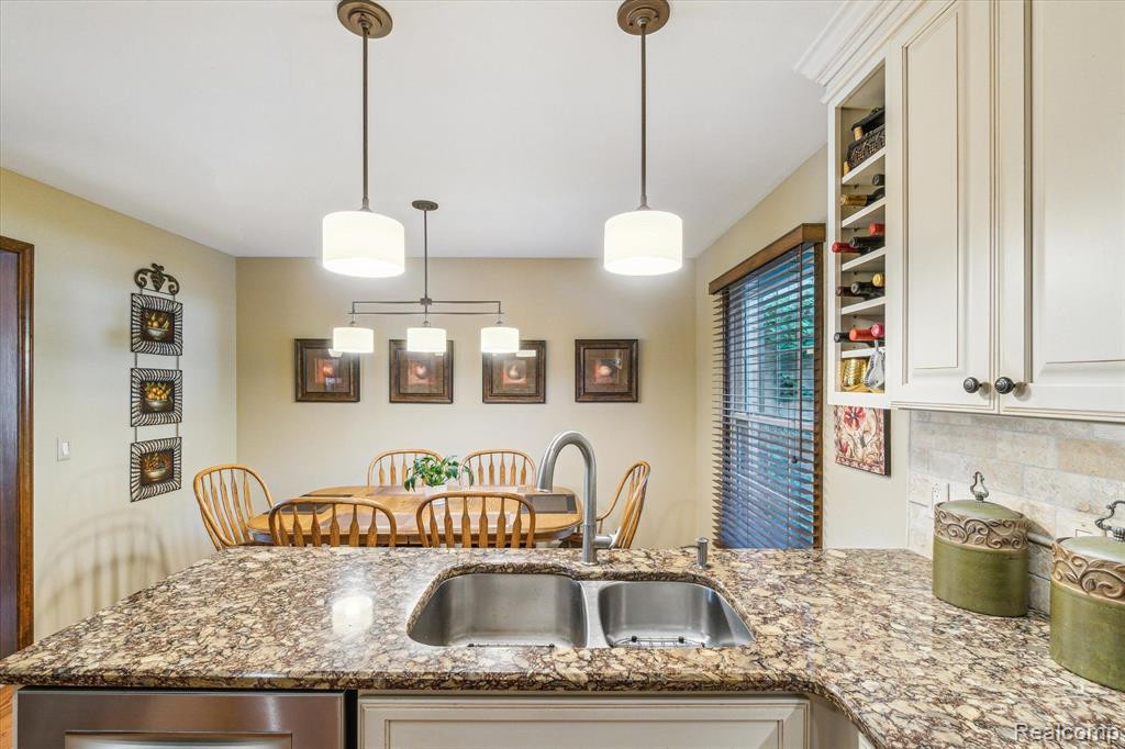 4665 PINE EAGLES Drive, Brighton, MI 48116 — Photo 29