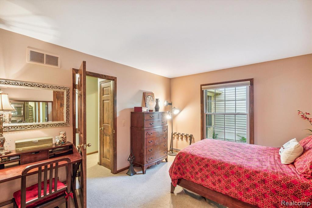 4665 PINE EAGLES Drive, Brighton, MI 48116 — Photo 32