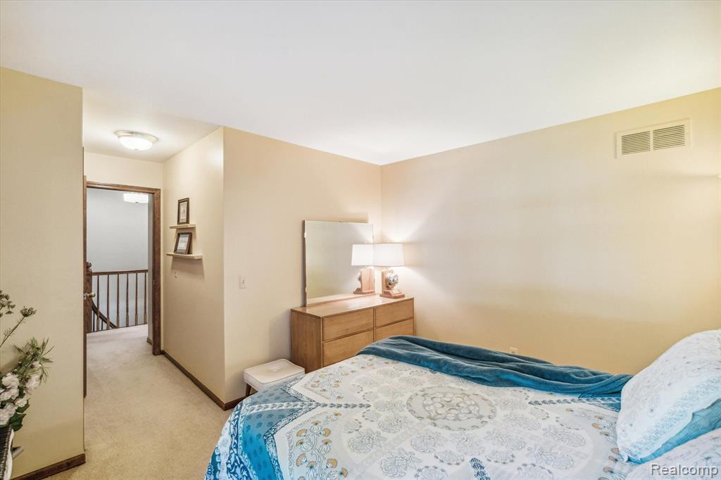 4665 PINE EAGLES Drive, Brighton, MI 48116 — Photo 35