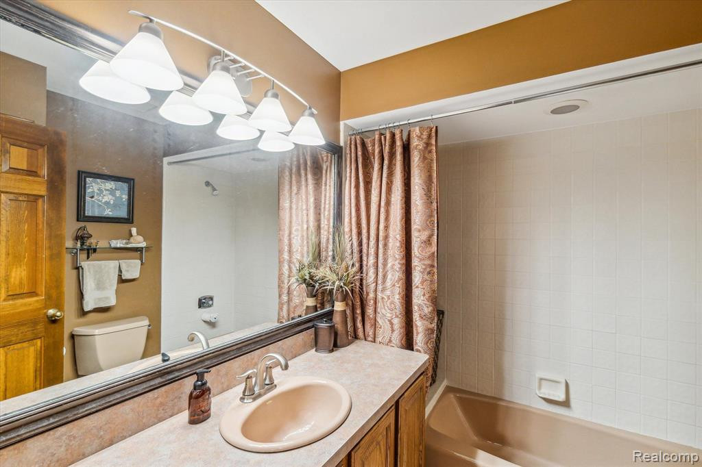 4665 PINE EAGLES Drive, Brighton, MI 48116 — Photo 36