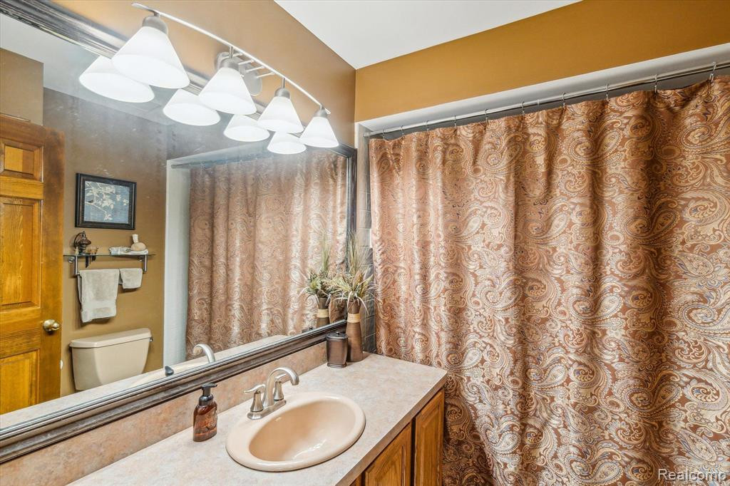 4665 PINE EAGLES Drive, Brighton, MI 48116 — Photo 37