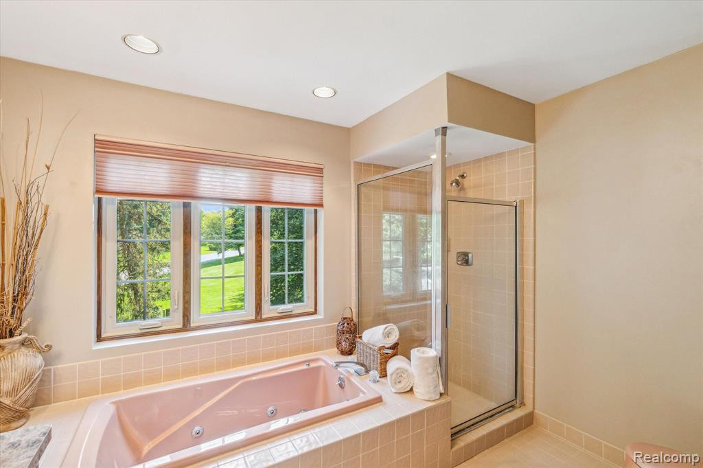 4665 PINE EAGLES Drive, Brighton, MI 48116 — Photo 41